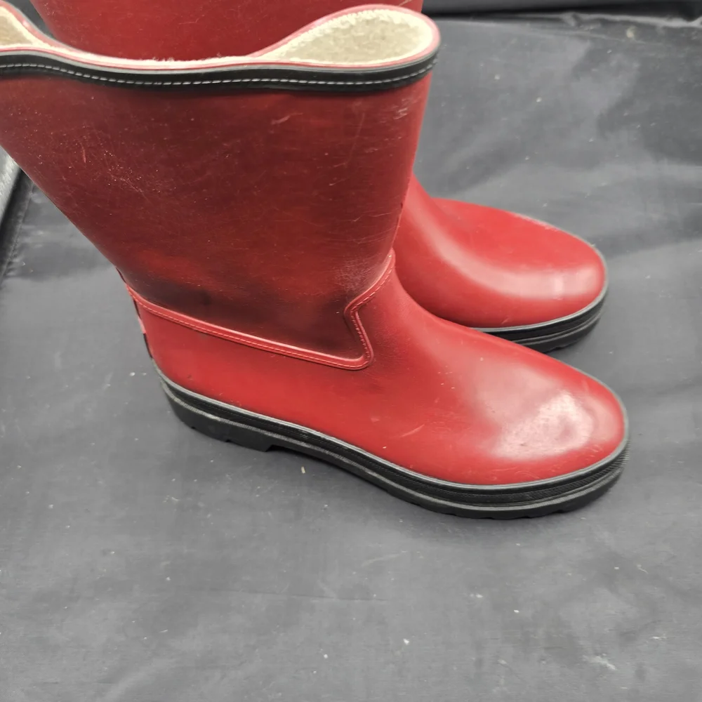 Liz Claiborne stylish red